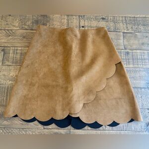 NWT Lush scalloped faux suede mini skirt - Size‎ Small
